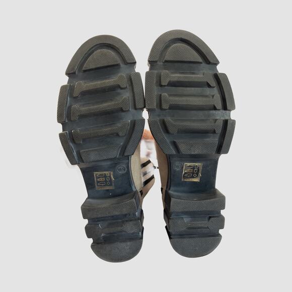 Free People Brooks Chelsea Boot Taupe Suede Lug Sole Mid Calf 39.5 / 9 - Picture 12 of 13